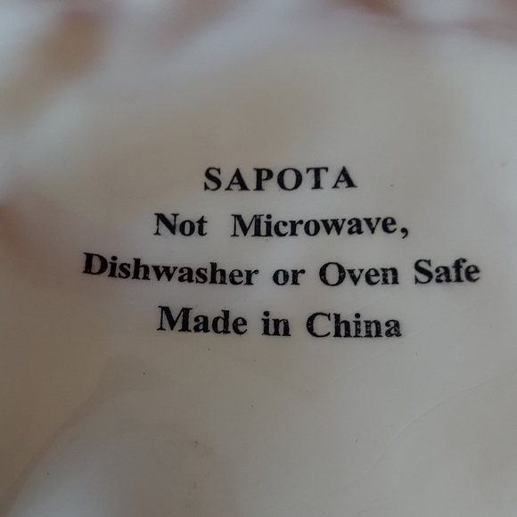 Sapota 3D Bunny Plates-Set of Two - Picture 10 of 10